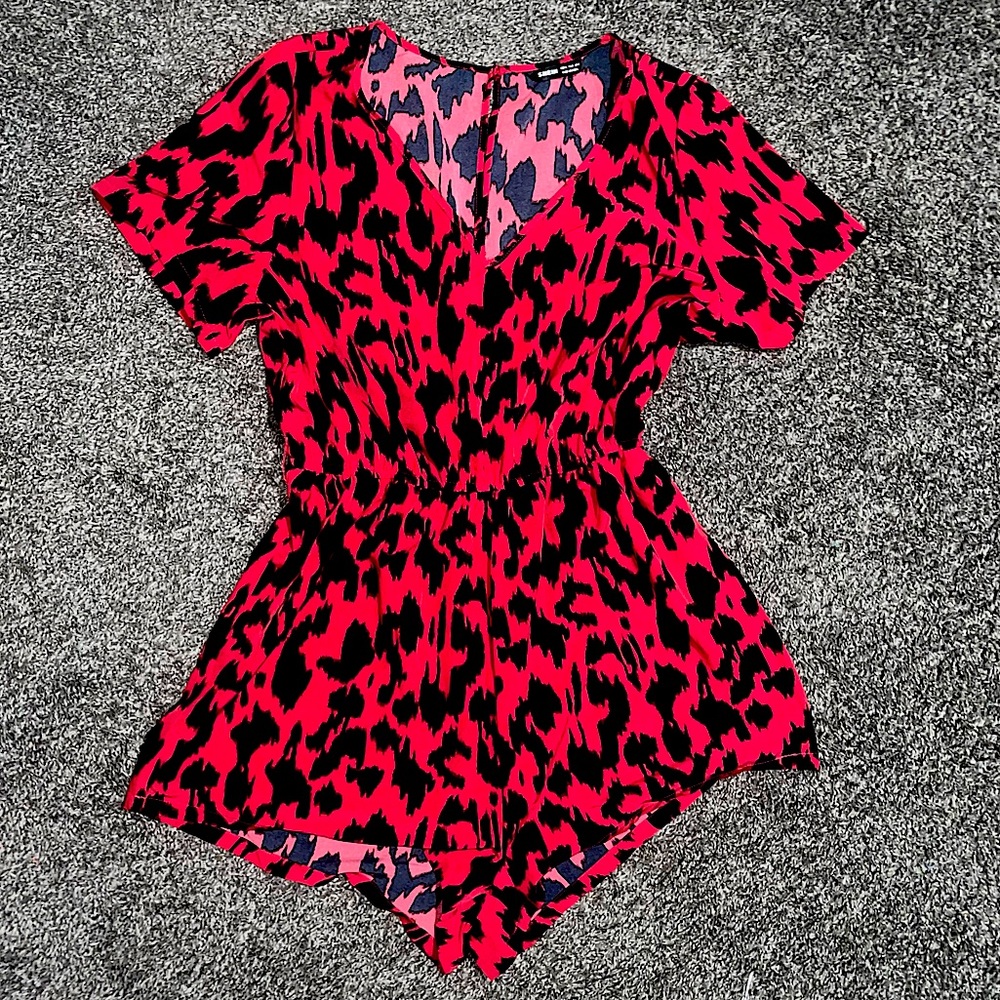 Short sleeve romper